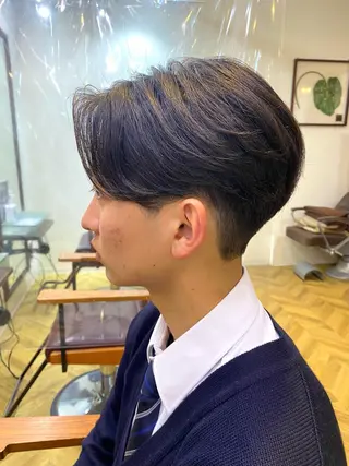 メンズ 柏のセンターパート のプロ関口 柊太のヘアスタイル