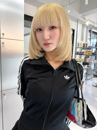 ミディアム カラー TATSUブリーチ/ ミルクティーベージュのヘアスタイル