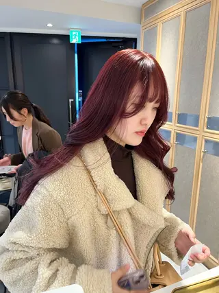 ロング 淡いハイトーンカラー レイヤーカットゆうかのヘアスタイル