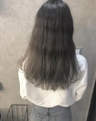 セミロング カラー 顔周りレイヤーカット ブリーチminamiのヘアスタイル