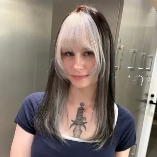 セミロング ハイトーン/ブリーチ 🤍Suzuka🤍のヘアスタイル