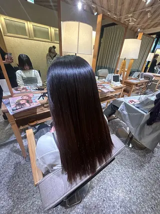 セミロング 韓国 レイヤーカット ハッシュカットのヘアスタイル