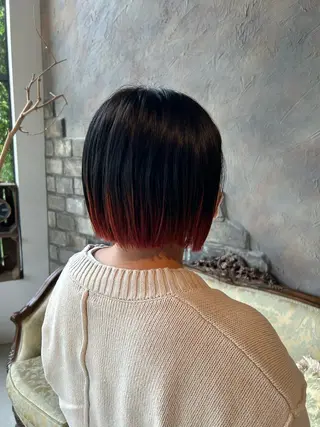 ミディアム カラー 佐伯 真奈のヘアスタイル