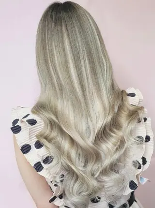 ロング 大阪レミーエクステ チビ編み込みのヘアスタイル
