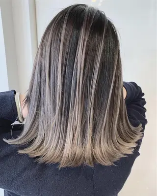 ミディアム カラー ブリーチ 透明感HIDEのヘアスタイル