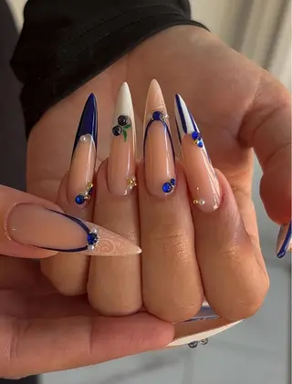 ネイル Rina Mika Nailsのネイルデザイン