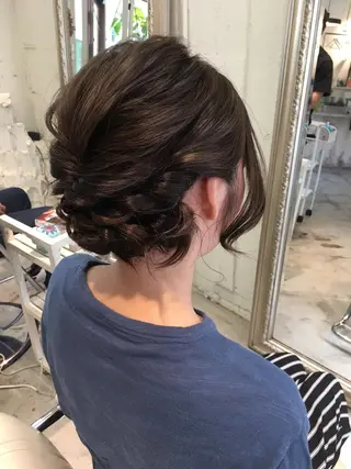 ミディアム ヘアアレンジ CALMHAIR 五十實淳のヘアスタイル