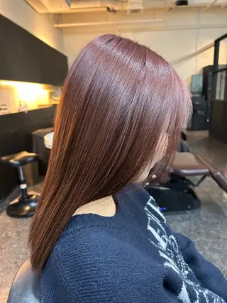 ミディアム カラー VIOLLA RENAのヘアスタイル