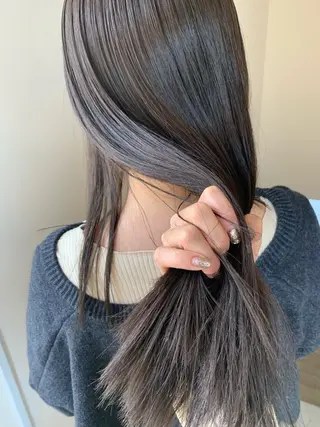 セミロング カラー 本間 結衣のヘアスタイル
