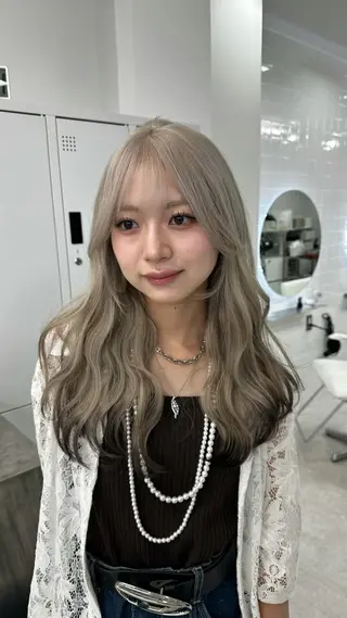 ロング タマシロカリン 艶カラー/レイヤーのヘアスタイル