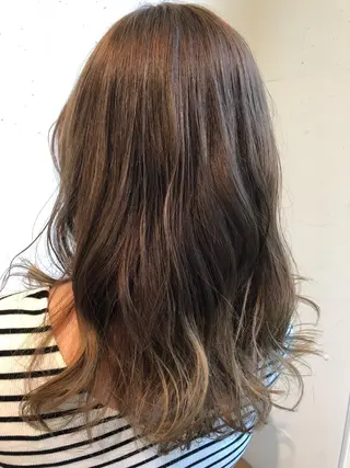 ロング カラー 山形 光輪子のヘアスタイル