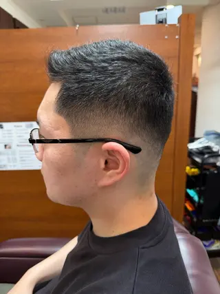 ショート メンズ 糸山 仁のヘアスタイル