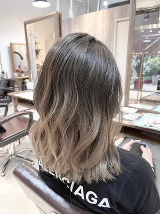 ミディアム カラー 髪質改善で 憧れの潤艶美髪にのヘアスタイル