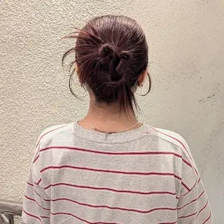 ミディアム ヘアアレンジ お呼ばれヘア/顔周り カット/レイヤーのヘアスタイル