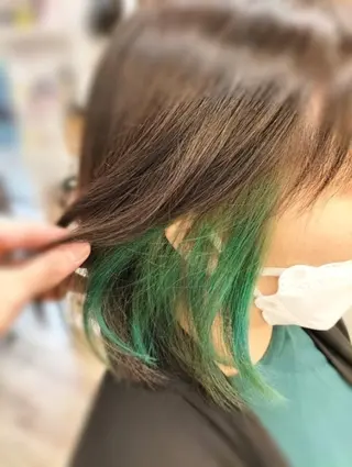 ミディアム カラー 友谷 ルーカスのヘアスタイル