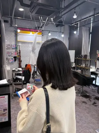 ミディアム 友滝 真菜美のヘアスタイル