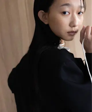 ロング 柴田 愛菜  NEROのヘアスタイル