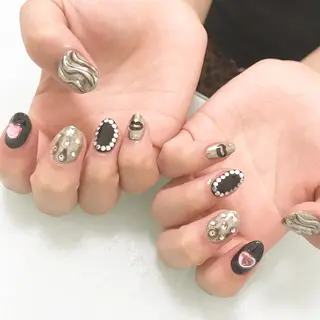 ネイル 板垣 綾乃のネイルデザイン