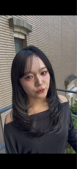 ロング 真下 瑞歩のヘアスタイル