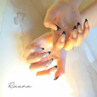 ネイル Rauna nailsalon のネイルデザイン