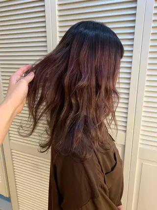 ロング カラー 天野 利咲のヘアスタイル