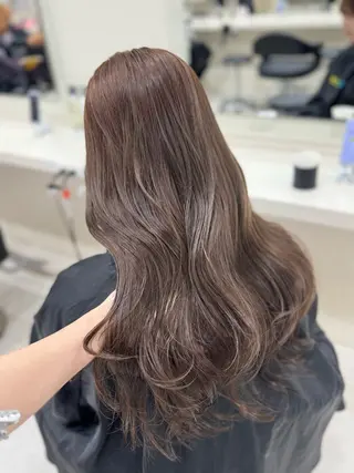 ミディアム カラー 🤎モテ髪&透明感 ミルクティー🥣🤎のヘアスタイル