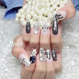 ネイル 🦋 Queenieのネイルデザイン