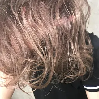 セミロング カラー パーマ ヘアアレンジ メンズ キッズ ネイル マツエク・マツパ サロンドミルク 渋谷高比良のヘアスタイル