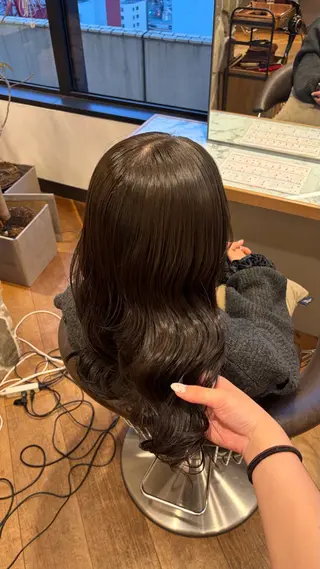 セミロング カラー 佐藤 帆桃のヘアスタイル