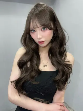 ロング カラー 𝑴𝑶𝑲𝑨渋谷 トレンド韓国ヘア🩷のヘアスタイル