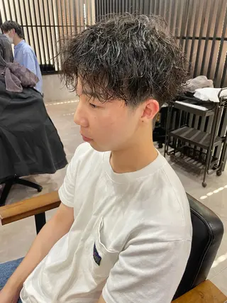 ショート パーマ メンズ 勝毛 広貴のヘアスタイル