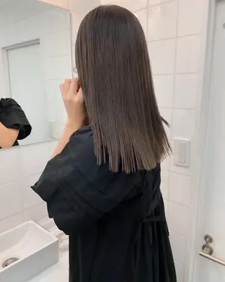 セミロング カラー 🧤高明度ハイトーン 🧤莉音のヘアスタイル