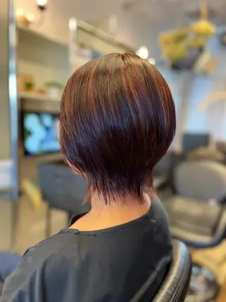 ショート カラー 矢崎 身江子のヘアスタイル