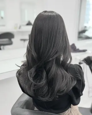 カラー 夏の透明感🤍トレ ンドレイヤー🤍銀座のヘアスタイル
