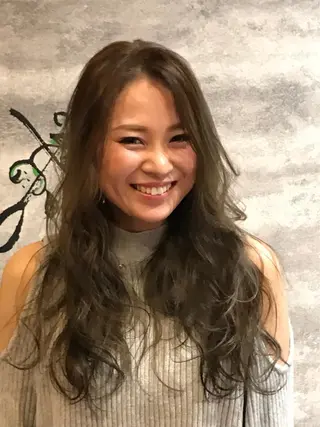 ロング カラー Blanco Color&Careのヘアスタイル