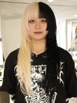 セミロング カラー イツク ⚡️ ルーツ/ハイトーンのヘアスタイル