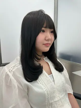 ミディアム カラー 𝗺𝗶𝗸𝘂♡ 似合わせ🎀のヘアスタイル