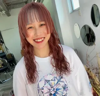 ロング カラー パーマ qiie/ワンカラー インナーカラーのヘアスタイル