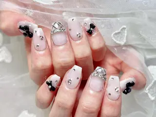 ネイル 🦋 Queenieのネイルデザイン