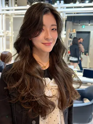 ロング 恵比寿韓国レイヤー× 艶透明感カラー大場のヘアスタイル