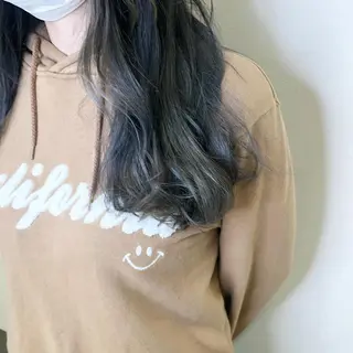 ロング カラー 松佐 ゆかりのヘアスタイル