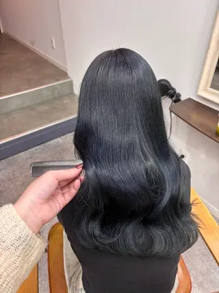 カラー 楢本 莉子のヘアスタイル