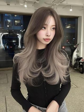ロング Marin🦢 🩵レイヤーカットのヘアスタイル