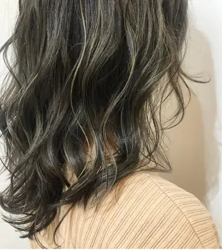 ショート カラー パーマ 名倉 伽奈のヘアスタイル