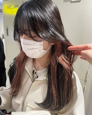 セミロング カラー 抜け感レイヤー︴ ニュアンスカラーのヘアスタイル