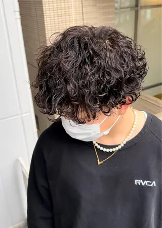 パーマ メンズ アイブロウ 曲がる縮毛矯正 LIBER 岩名のヘアスタイル