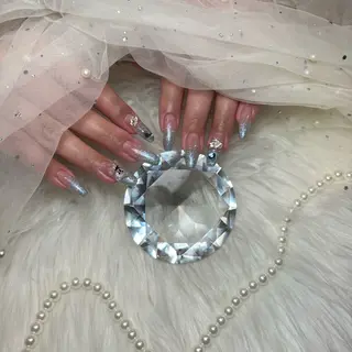 ネイル Yuna 𝝑𝝔*.+ﾟのネイルデザイン