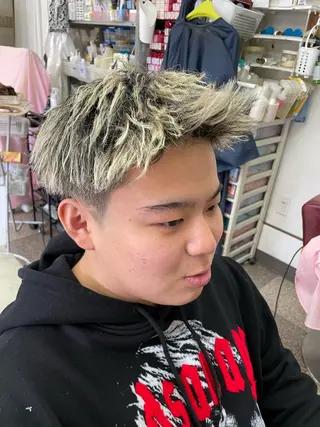 メンズ 赤み消し艶カラー🍀 DAIGOのヘアスタイル
