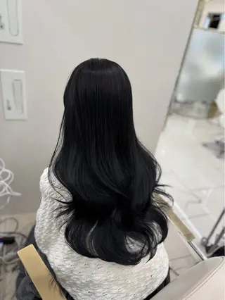 ロング カラー オオタ ユウトのヘアスタイル