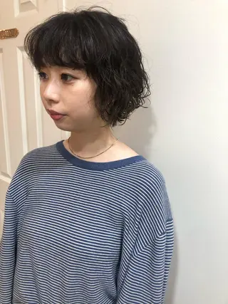 ショート カラー パーマ MIOベージュカラー 柔らかいカラーのヘアスタイル